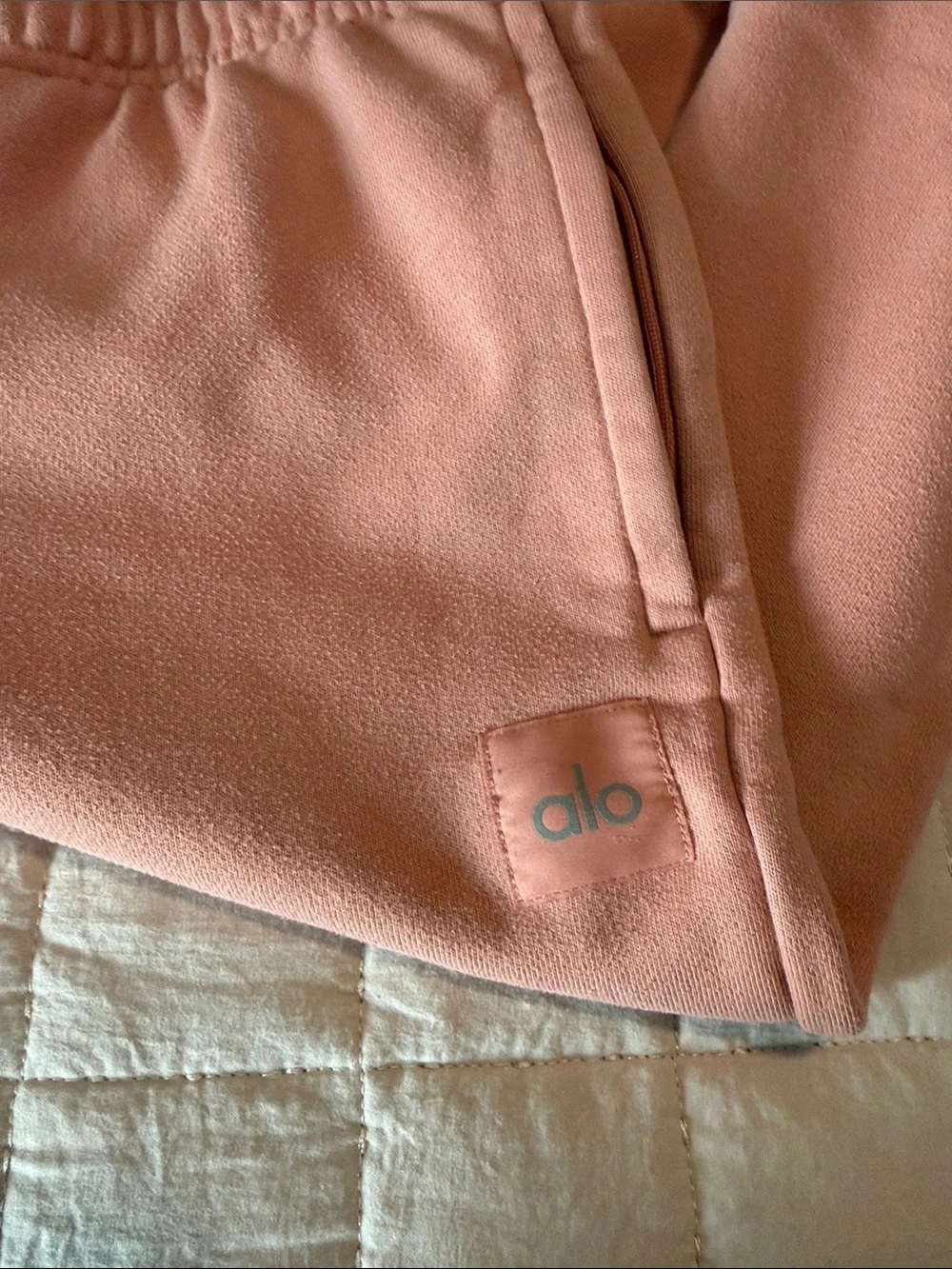 ALO Yoga Straight Leg Sweatpants in Dusty Rose
